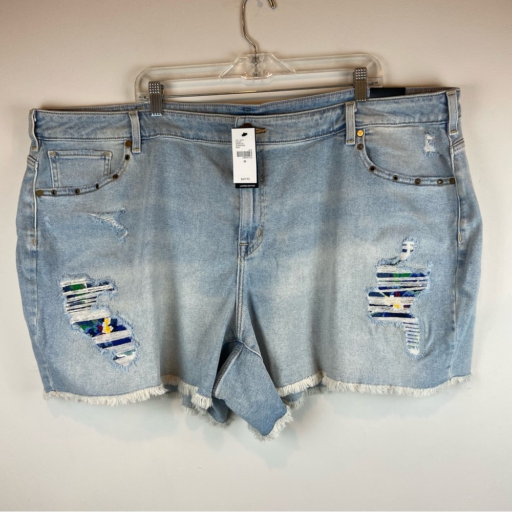 NWT! Lane Bryant The Houston Distressed Relaxed Stretch Shorts Women’s Size 28